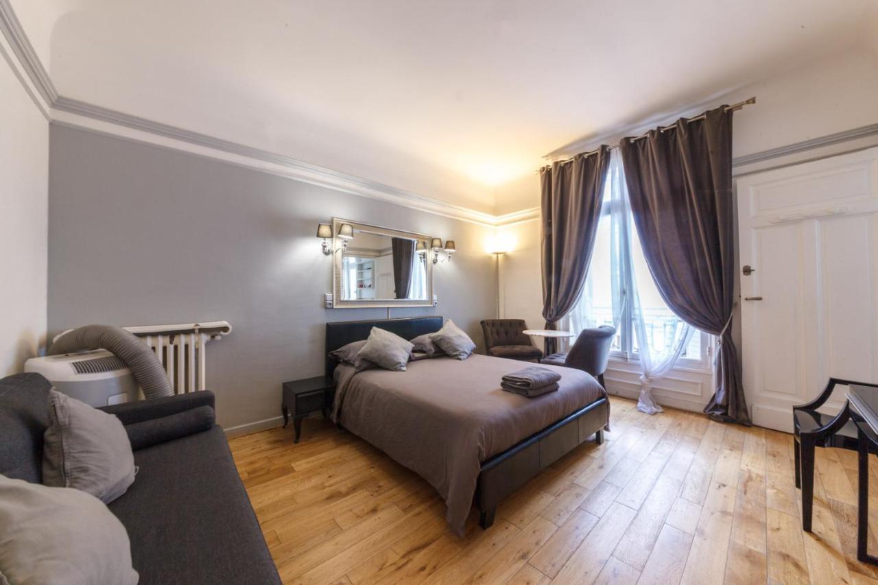Private Studio - Avenue Des Champs-Elysees Apartment Paris Exterior photo